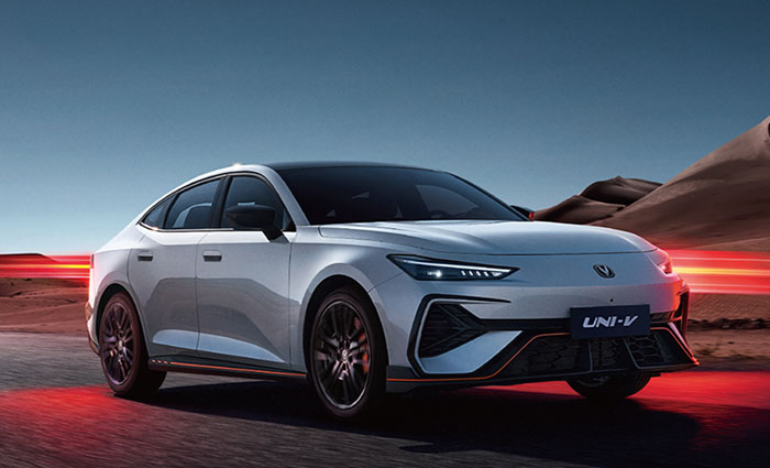 预算10万拿下“小钢炮”，新款长安UNI-V不止于性能