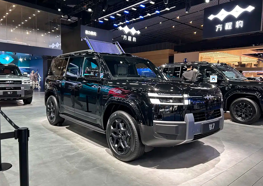 静态体验方程豹钛7，有和路虎掰手腕的硬实力？