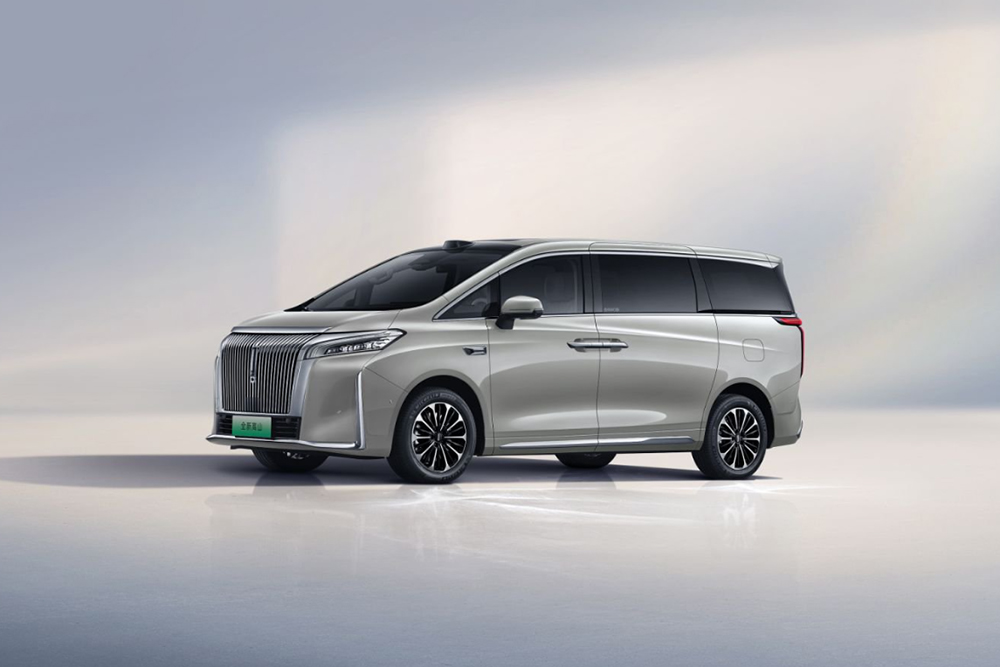 告别大车难开、第三排挤，魏牌高山7售28.58万，家用MPV选它不踩雷