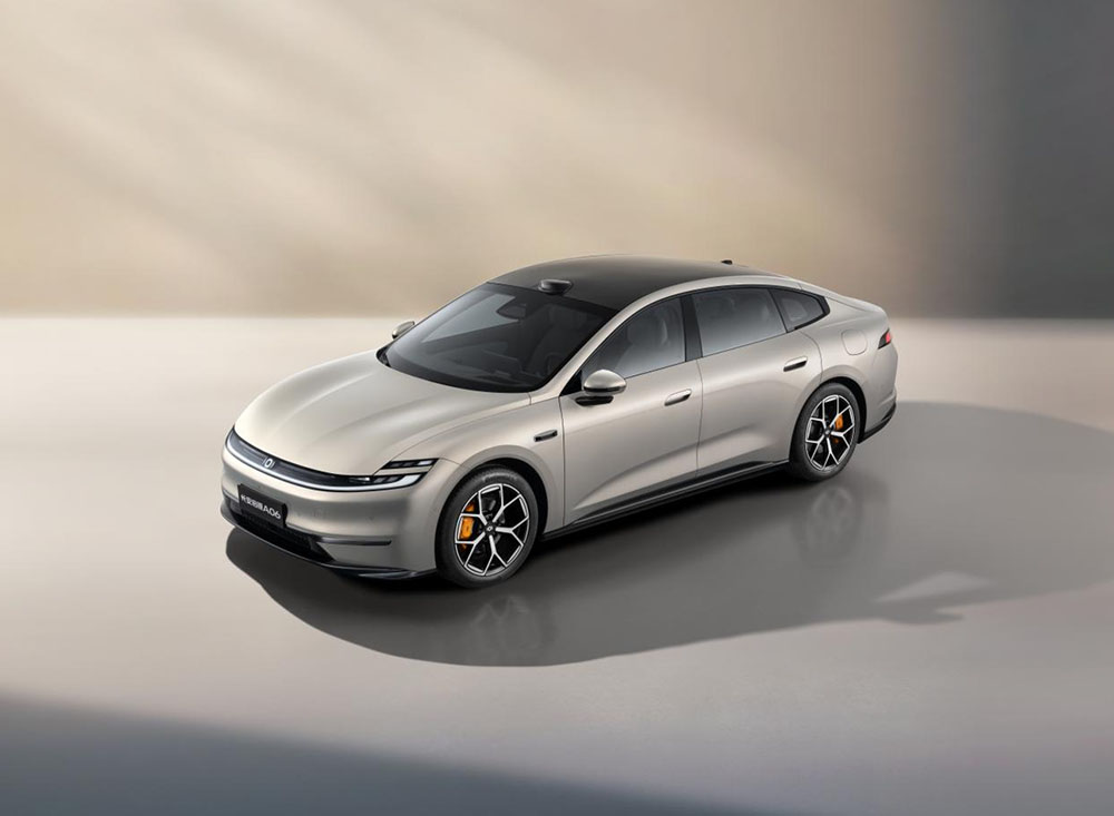 长安启源A06售10.99万起，全系标配高速NOA，800V补能+双叉臂