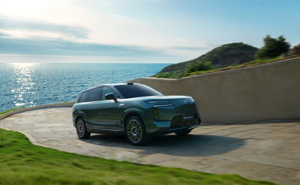 腾势N8L售29.98万元起，全系标配易三方，大型SUV也能玩操控？