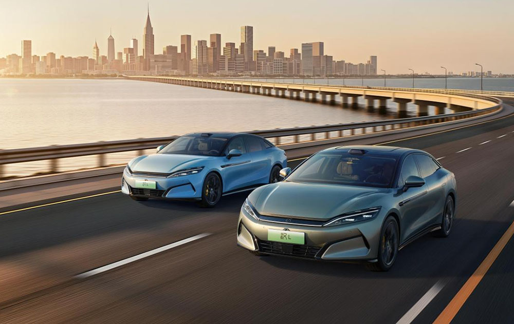 比亚迪汉L补贴后售19.48万起，第五代DM加持，支持车位到车位领航