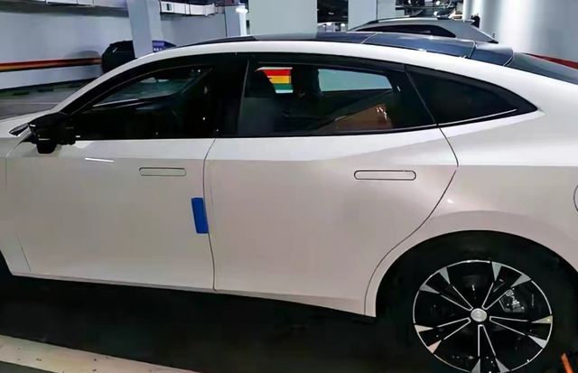 长安UNI-V实车曝光,设计师估计科幻片看多了