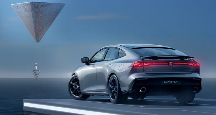 长安UNI-V实车曝光,设计师估计科幻片看多了